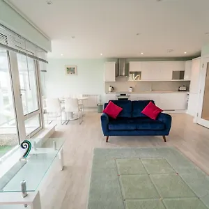 Luxurious Seaside Apartment Galway